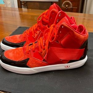 Adidas Red Basketball Shoe Vintage 2014, In Unworn Condition EVM004001. Size 12